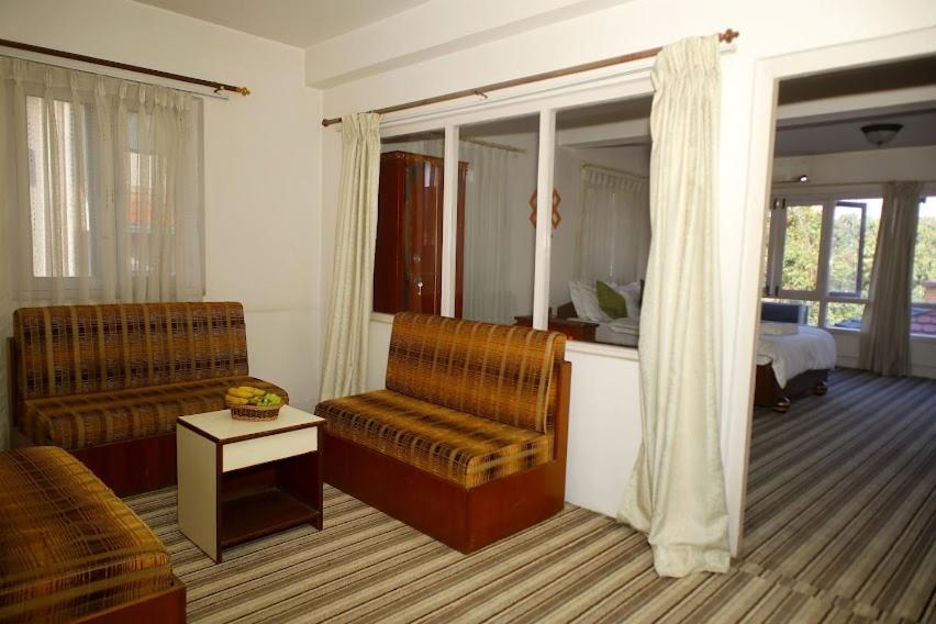 Bouddha Green Hotel Kathmandu Bagian luar foto