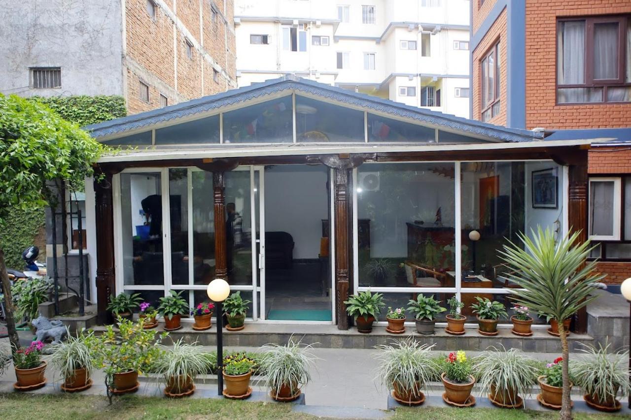 Bouddha Green Hotel Kathmandu Bagian luar foto