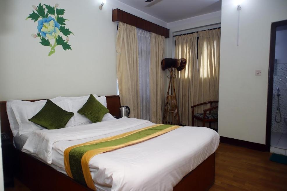 Bouddha Green Hotel Kathmandu Bagian luar foto